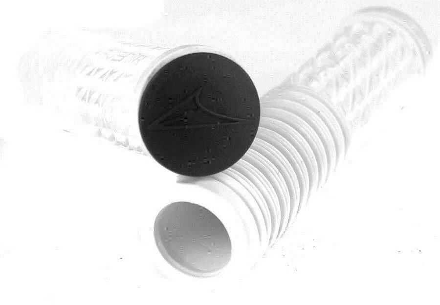 Avenir Half-n-Half MTB Bike Handlebar Grips 135mm 22.2mm White NEW