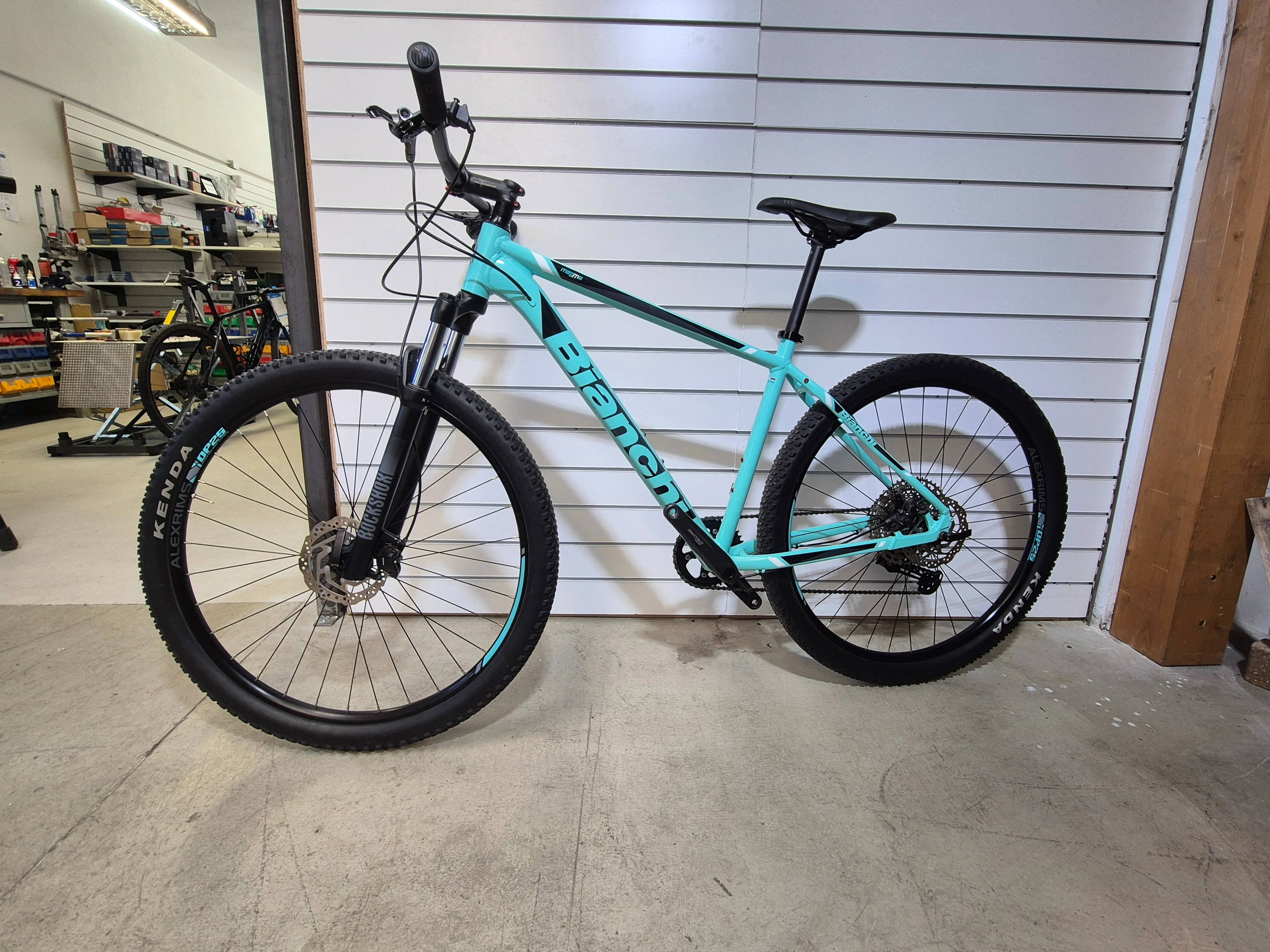 Bianchi Magma 9.0 2024 - Shimano Deore 1x11sp - Velomann