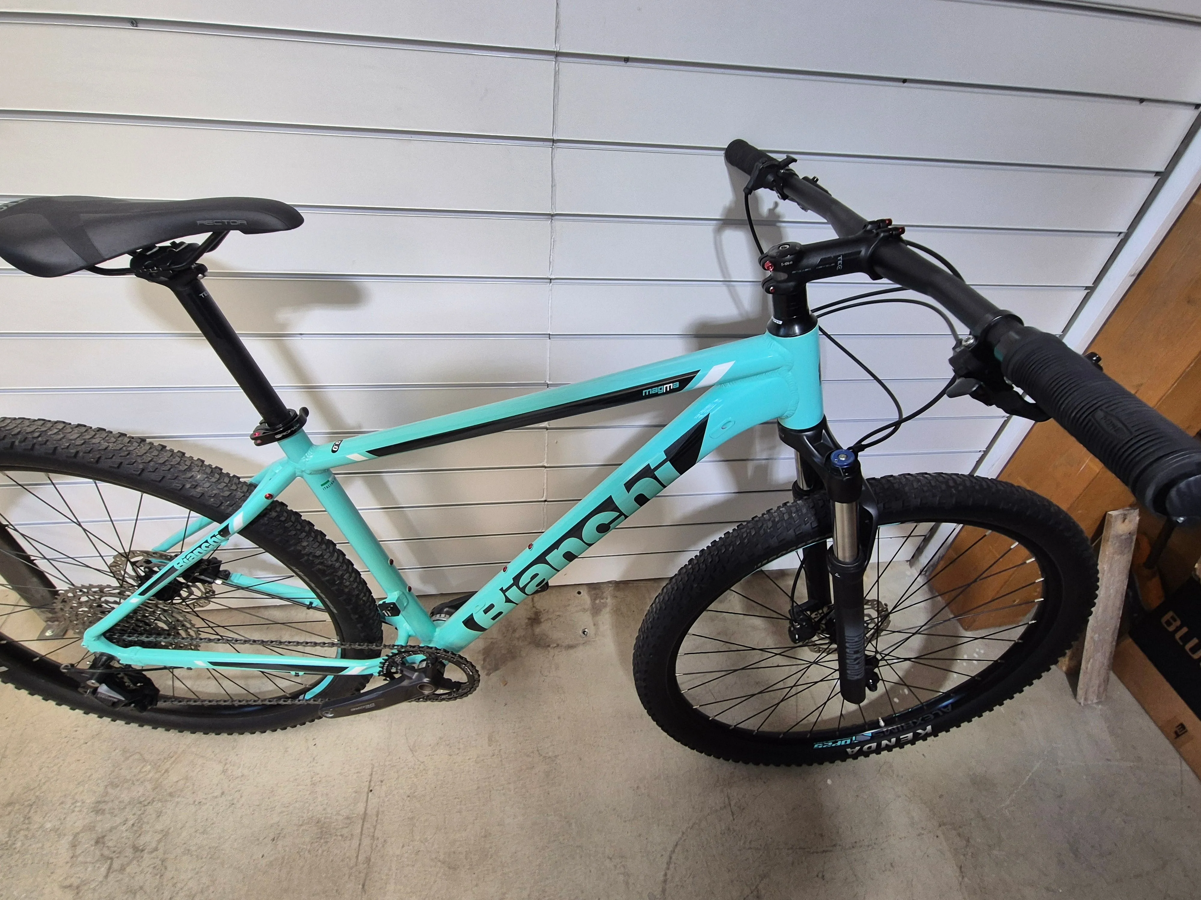 Bianchi Magma 9.0 2024 - Shimano Deore 1x11sp - Velomann