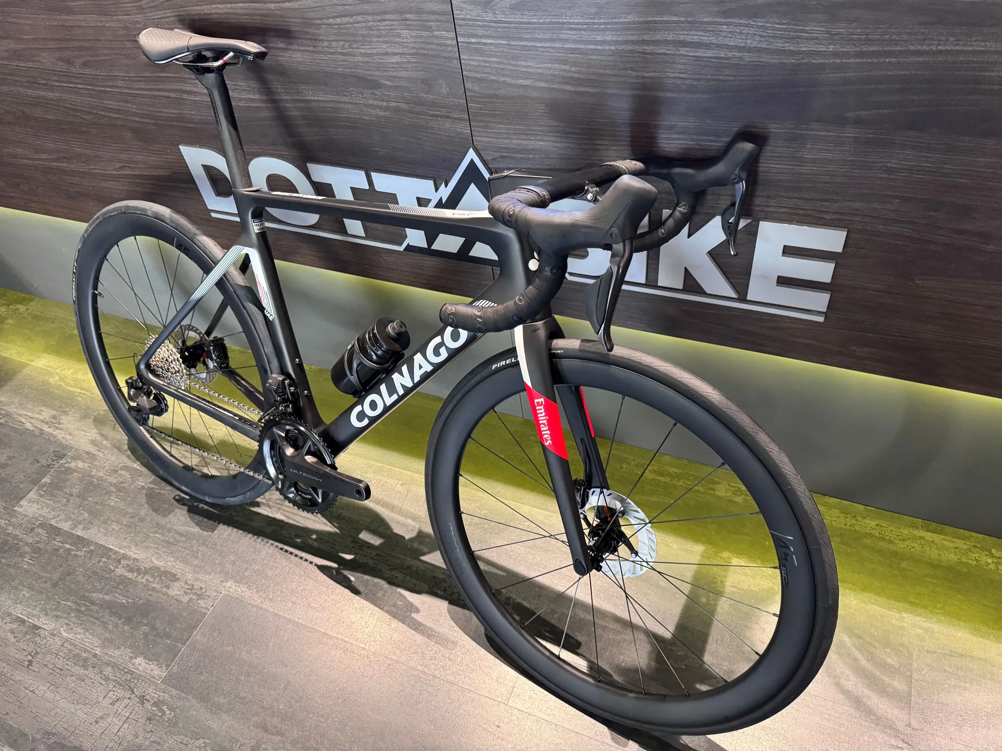 Colnago V4Rs 2024 - Shimano Ultegra Di2 2x12sp - Fulcrum Racing Wind 420 DB