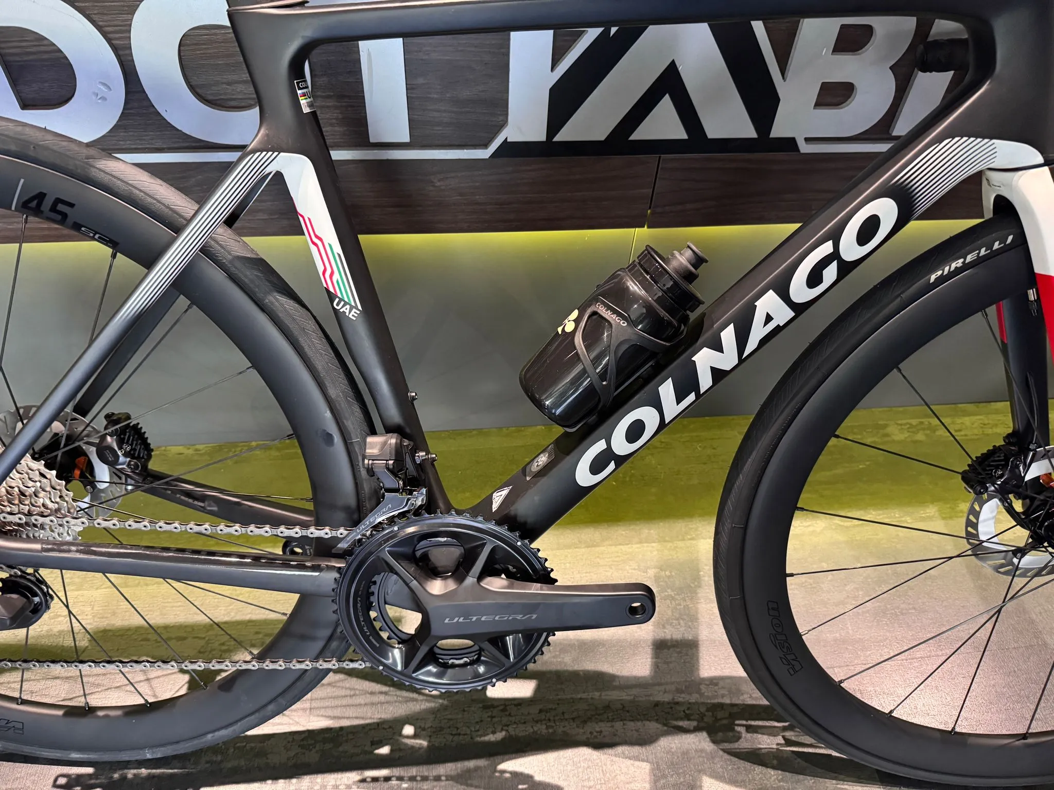 Colnago V4Rs 2024 - Shimano Ultegra Di2 2x12sp - Fulcrum Racing Wind 420 DB