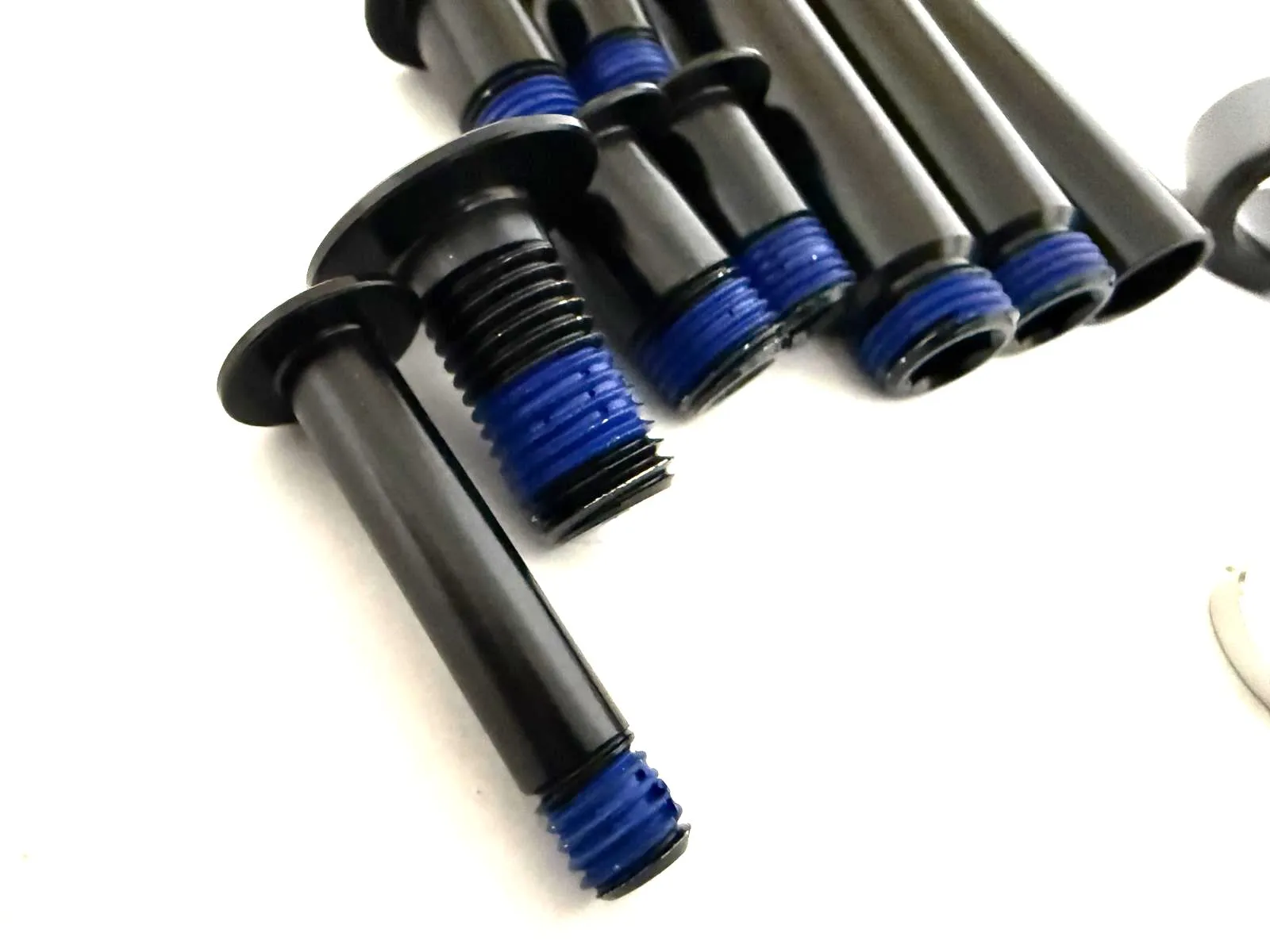 Diamondback Mission Main Pivot Kit  2015-17 with shock mount bolts-No Bearings