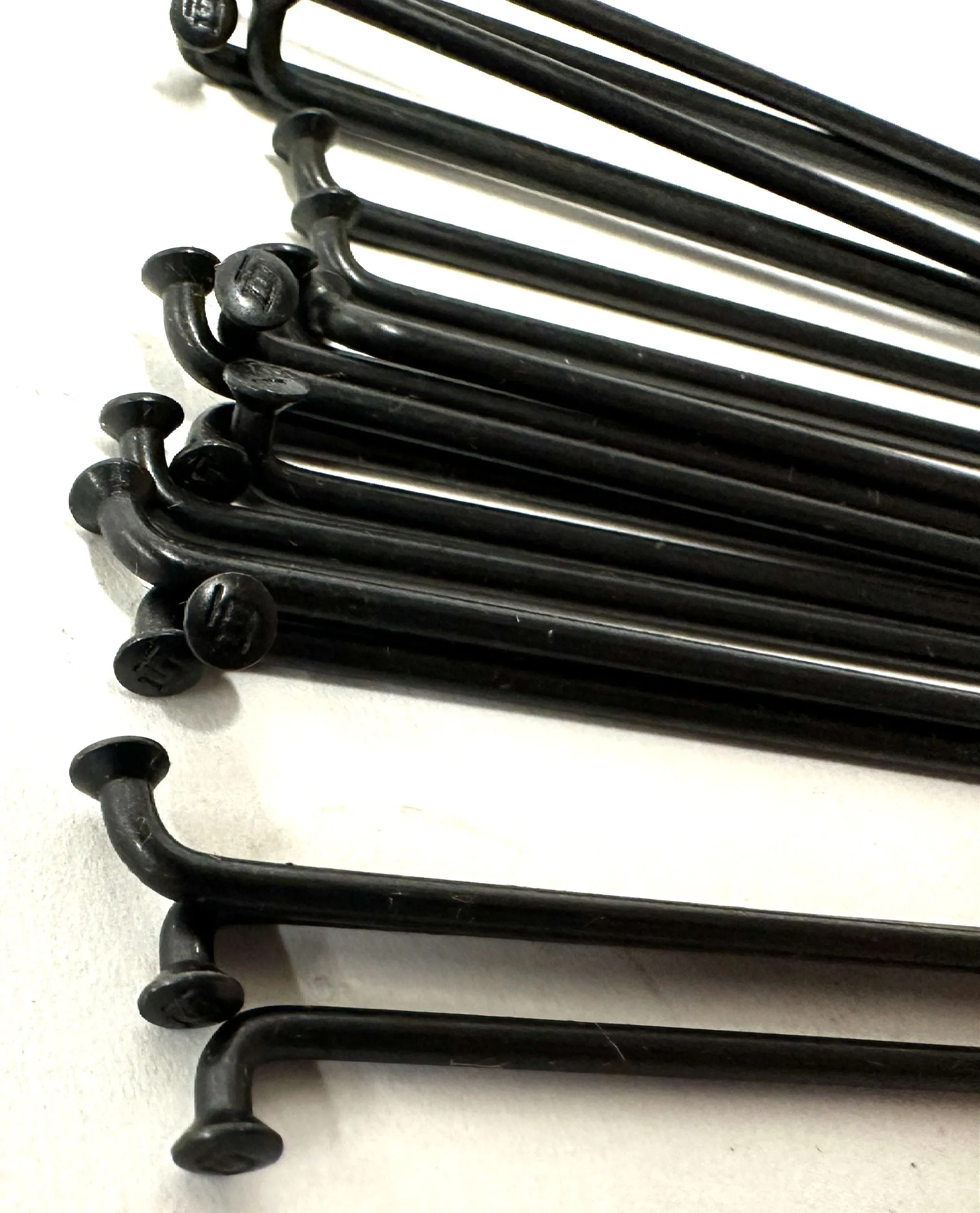 DT SWISS Champion Round Black Spokes Black J-bend 2.0 mm 259mm 100/Count Bulk