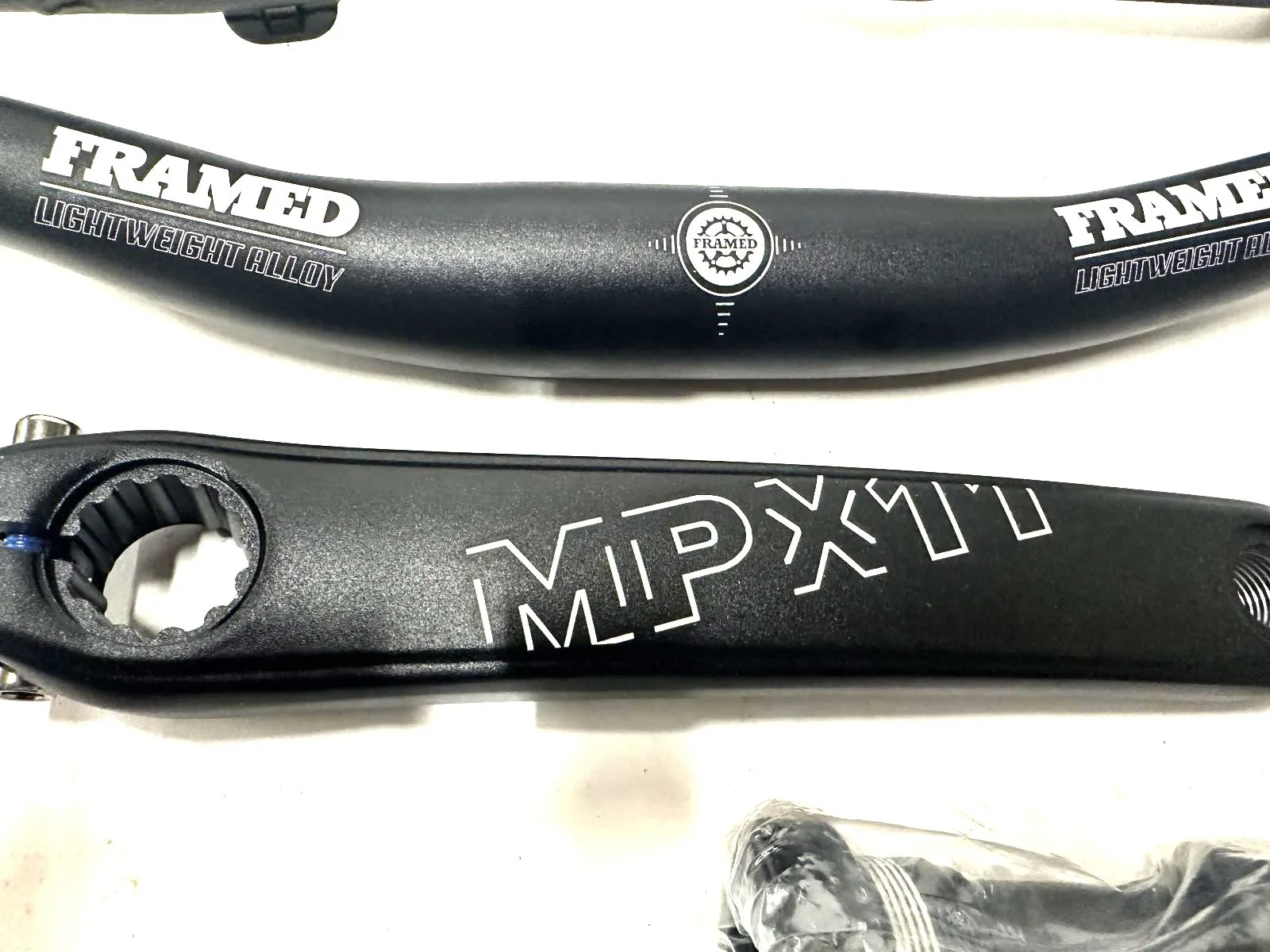FAT Bike 18" Frame 26" 197mm Thru Axle Disc   Cranks   BB   Handlebar   Stem