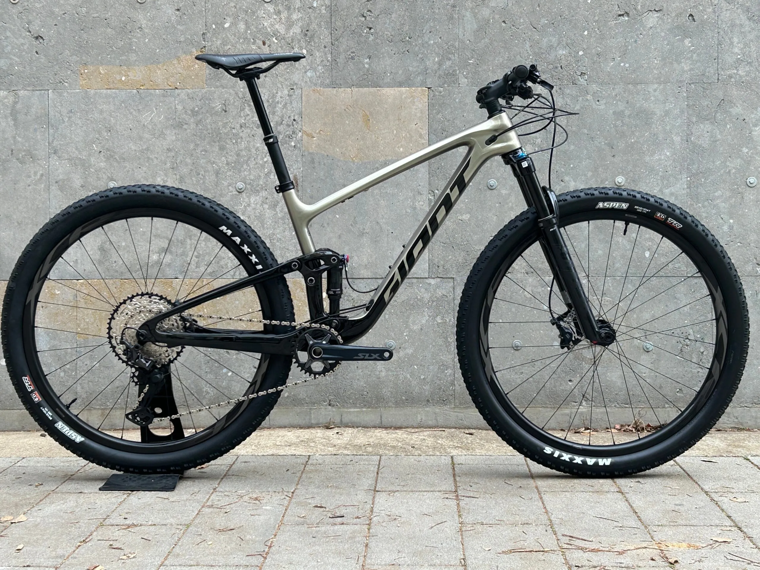 Giant Anthem Advanced 29 2 2024 - Shimano Deore XT 1x12sp - Giant XCR 2 29 Carbon