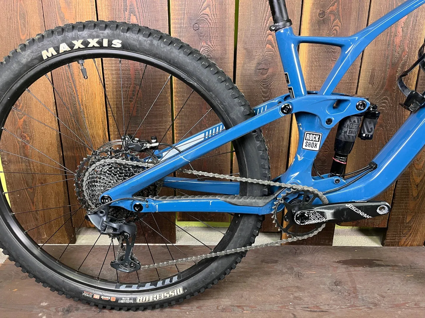 GT Bicycles Sensor Carbon Pro 2024 - Sram GX Eagle 1x12sp - WTB KOM Trail i30
