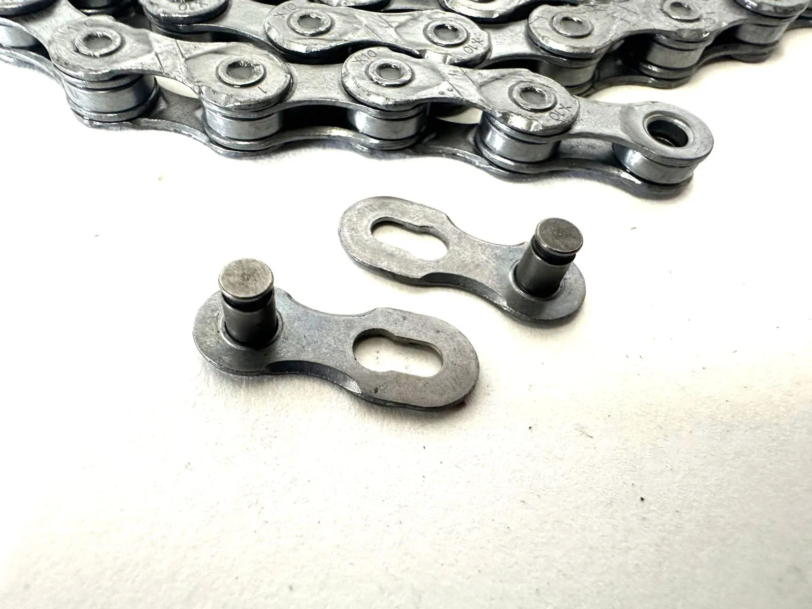 KMC X10 EPT 10-Speed 114 L Anti-Rust Weatherproof Bike Chain fits SRAM Shimano