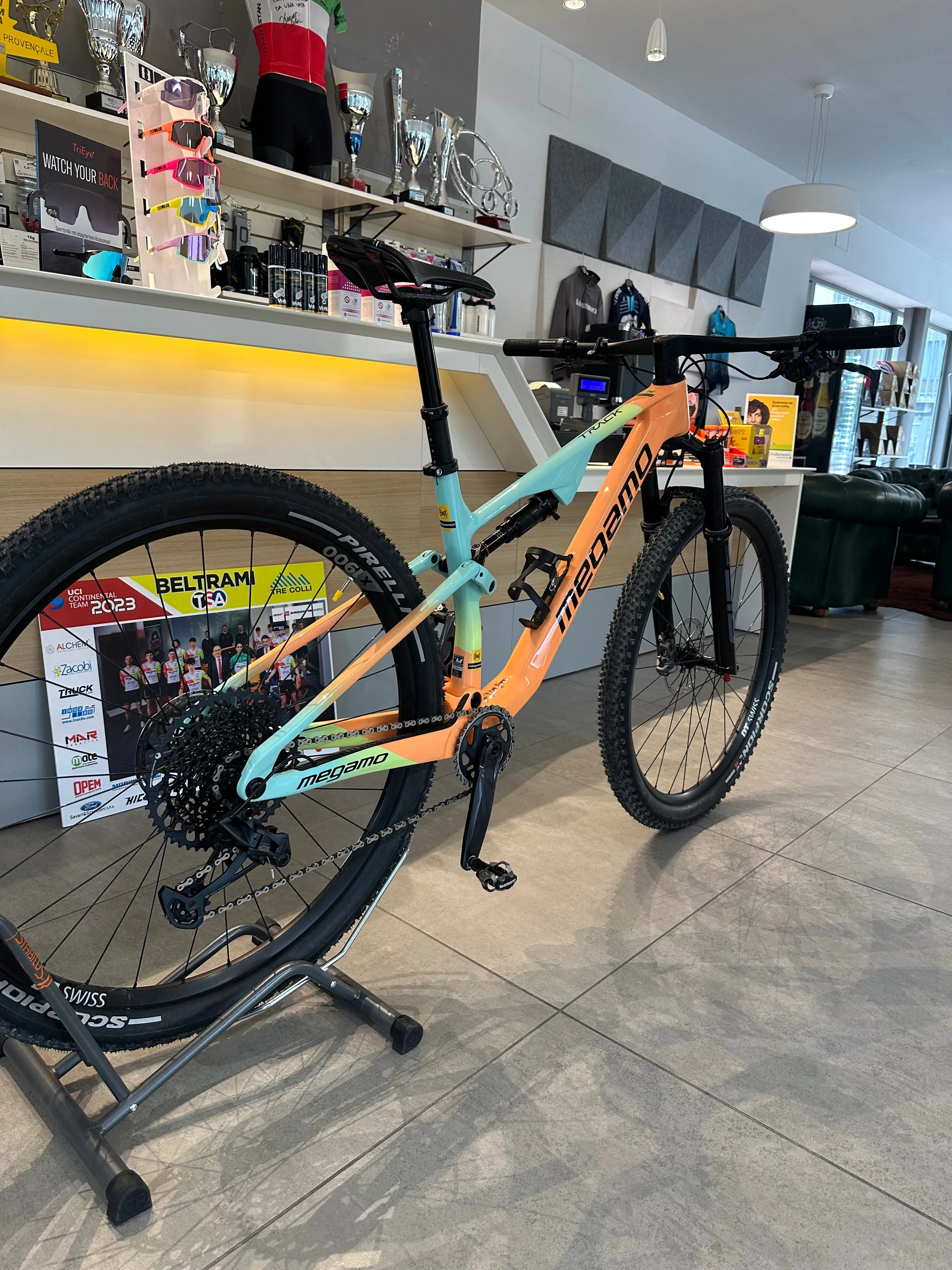 Megamo track 120 team replica 2024 - sram gx - dtswiss x1900