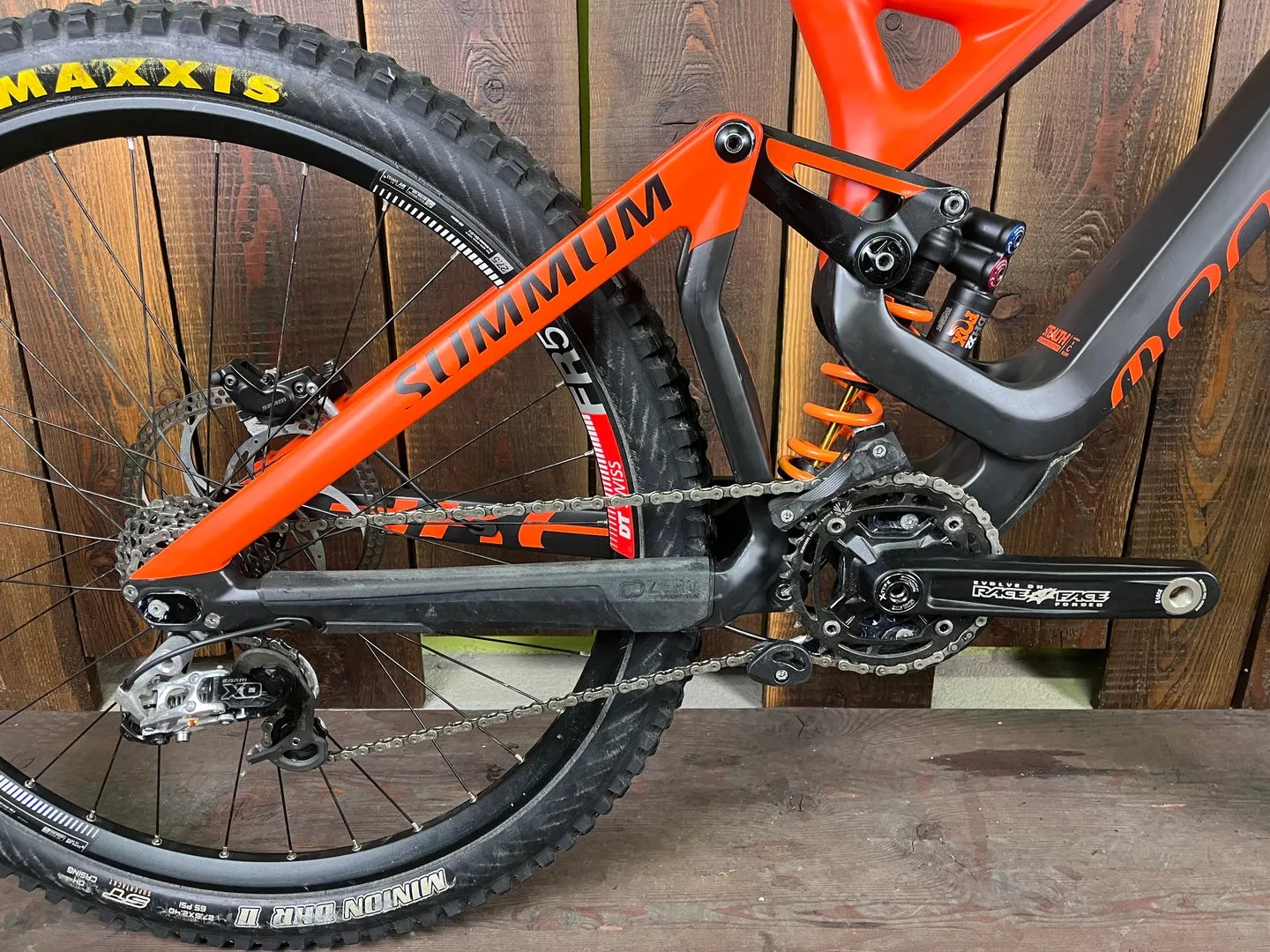 Mondraker Summum 2016 - Sram X0 - DT Swiss FR570