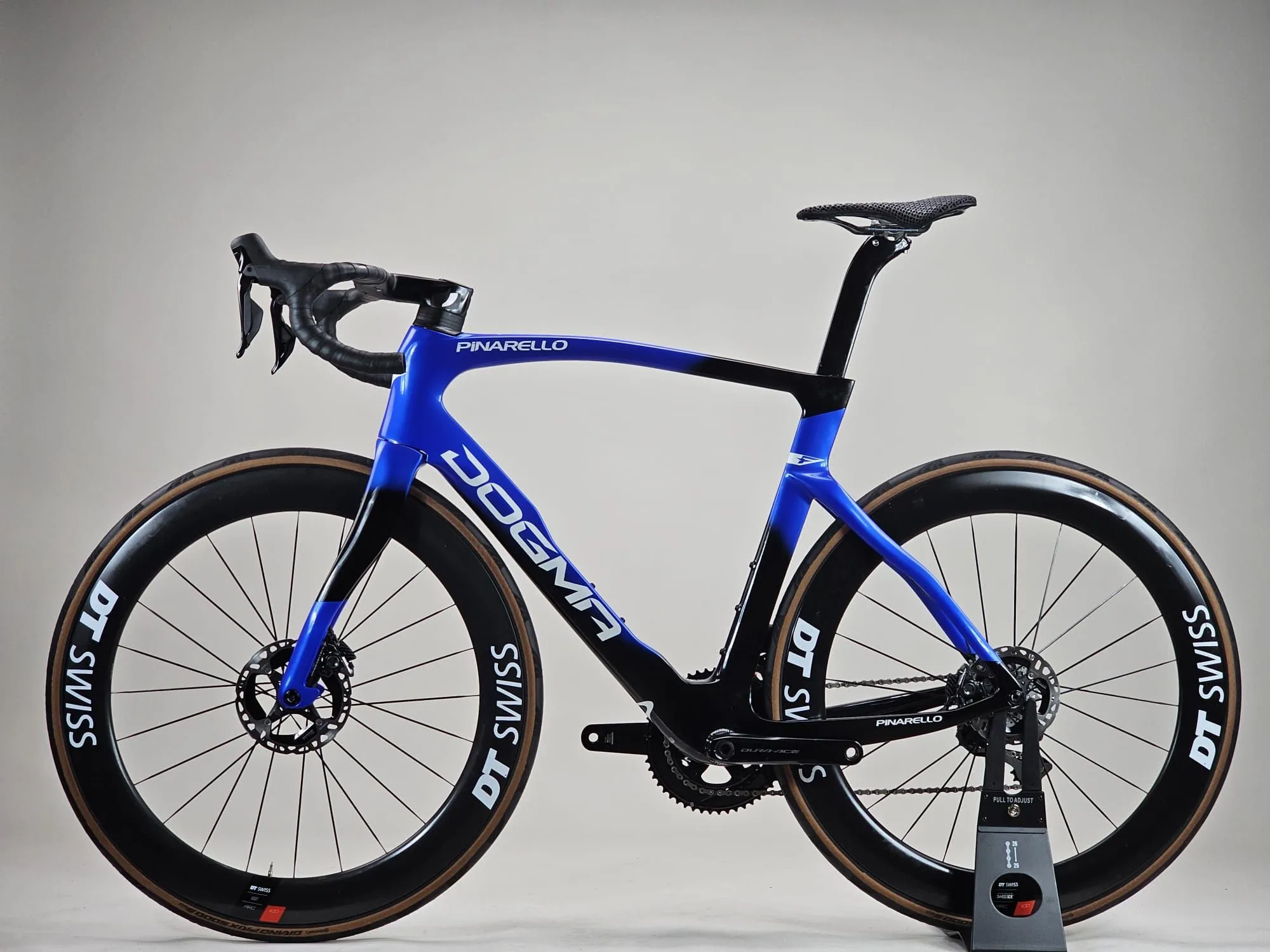 Pinarello Dogma F 2024 - Shimano Dura-Ace Di2 2x12sp - DT Swiss 1100