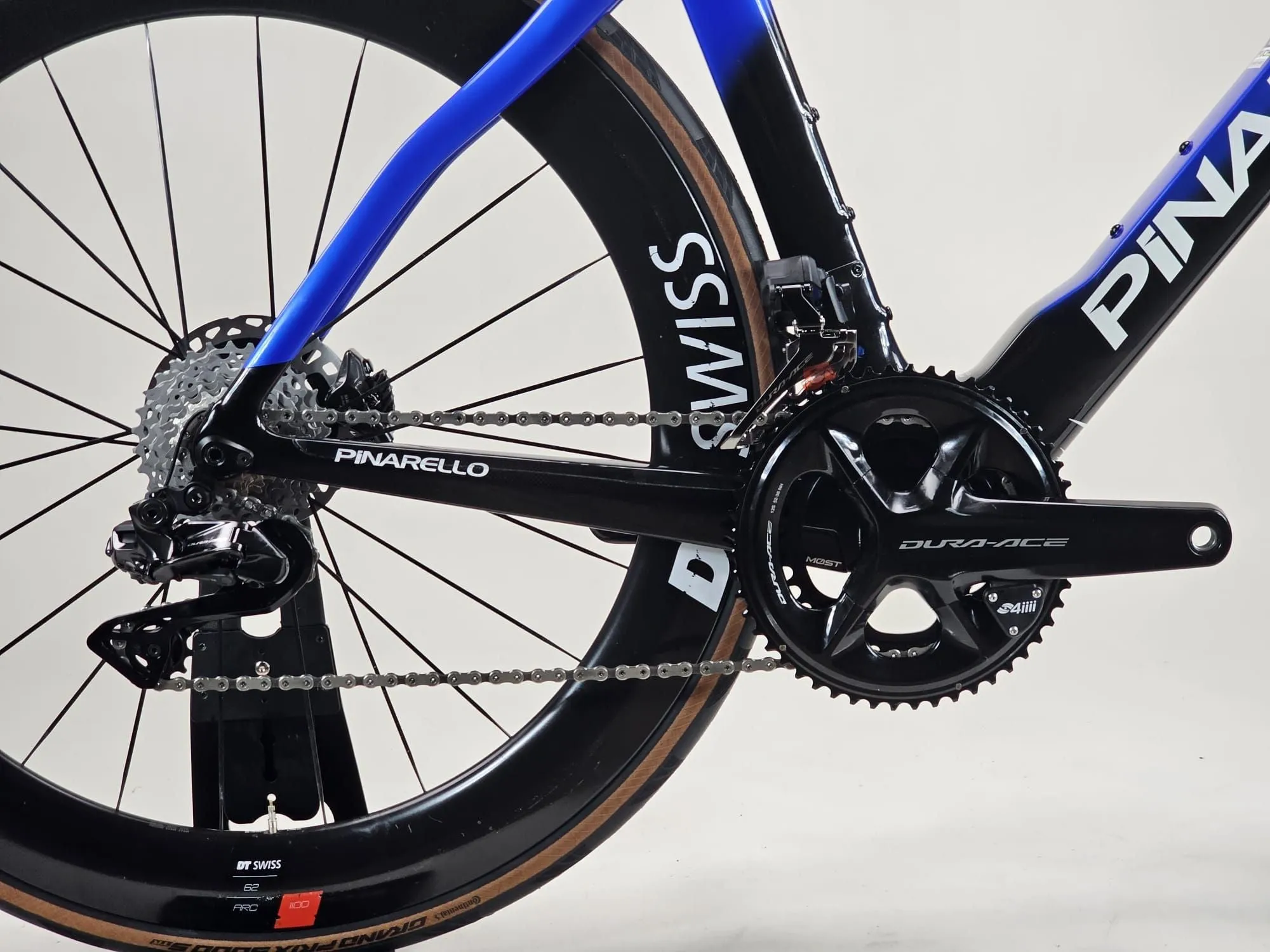 Pinarello Dogma F 2024 - Shimano Dura-Ace Di2 2x12sp - DT Swiss 1100