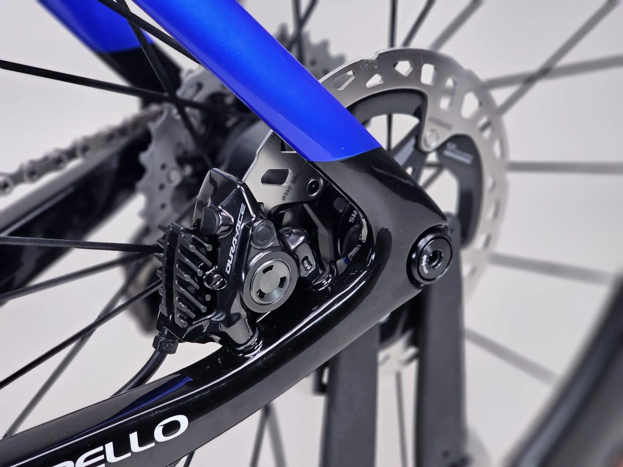 Pinarello Dogma F 2024 - Shimano Dura-Ace Di2 2x12sp - DT Swiss 1100