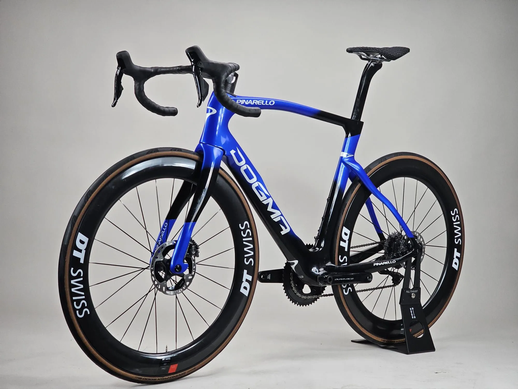 Pinarello Dogma F 2024 - Shimano Dura-Ace Di2 2x12sp - DT Swiss 1100
