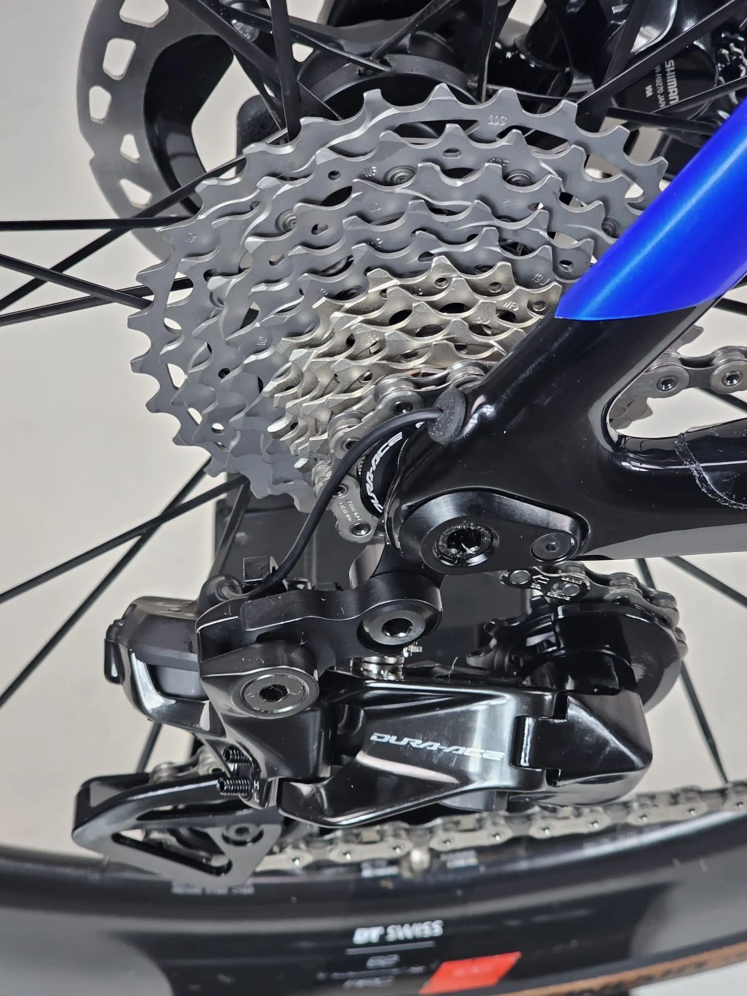 Pinarello Dogma F 2024 - Shimano Dura-Ace Di2 2x12sp - DT Swiss 1100