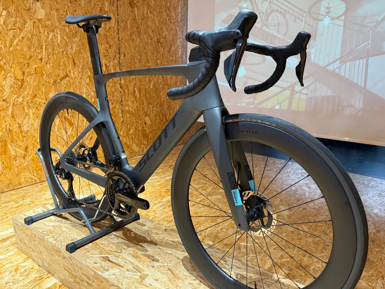 Scott Foil RC Pro 2025 - Shimano Dura-Ace Di2 2x12sp - Syncros Capital 1.0S