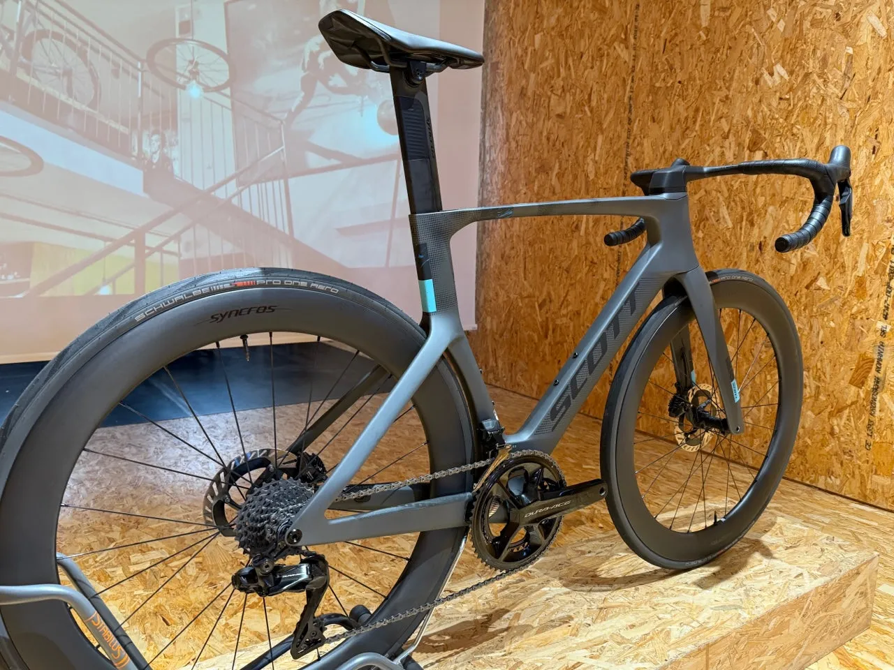 Scott Foil RC Pro 2025 - Shimano Dura-Ace Di2 2x12sp - Syncros Capital 1.0S