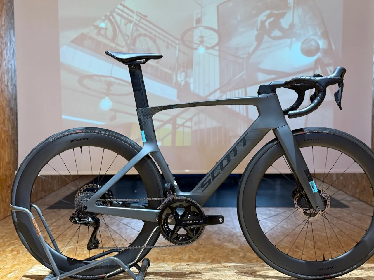 Scott Foil RC Pro 2025 - Shimano Dura-Ace Di2 2x12sp - Syncros Capital 1.0S