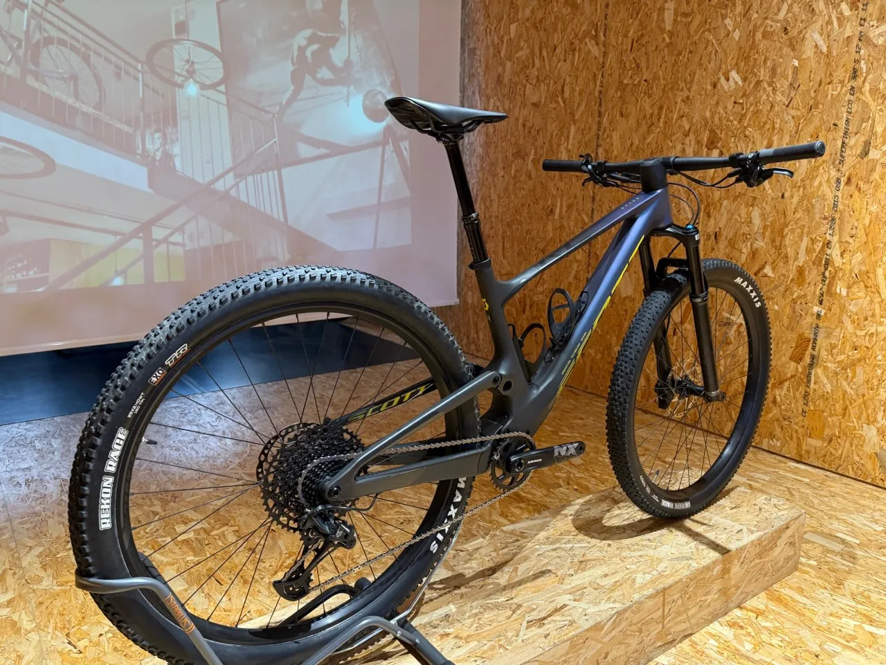 Scott Spark RC Comp green 2024 - Sram NX Eagle 1x12sp - Syncros X-30SE