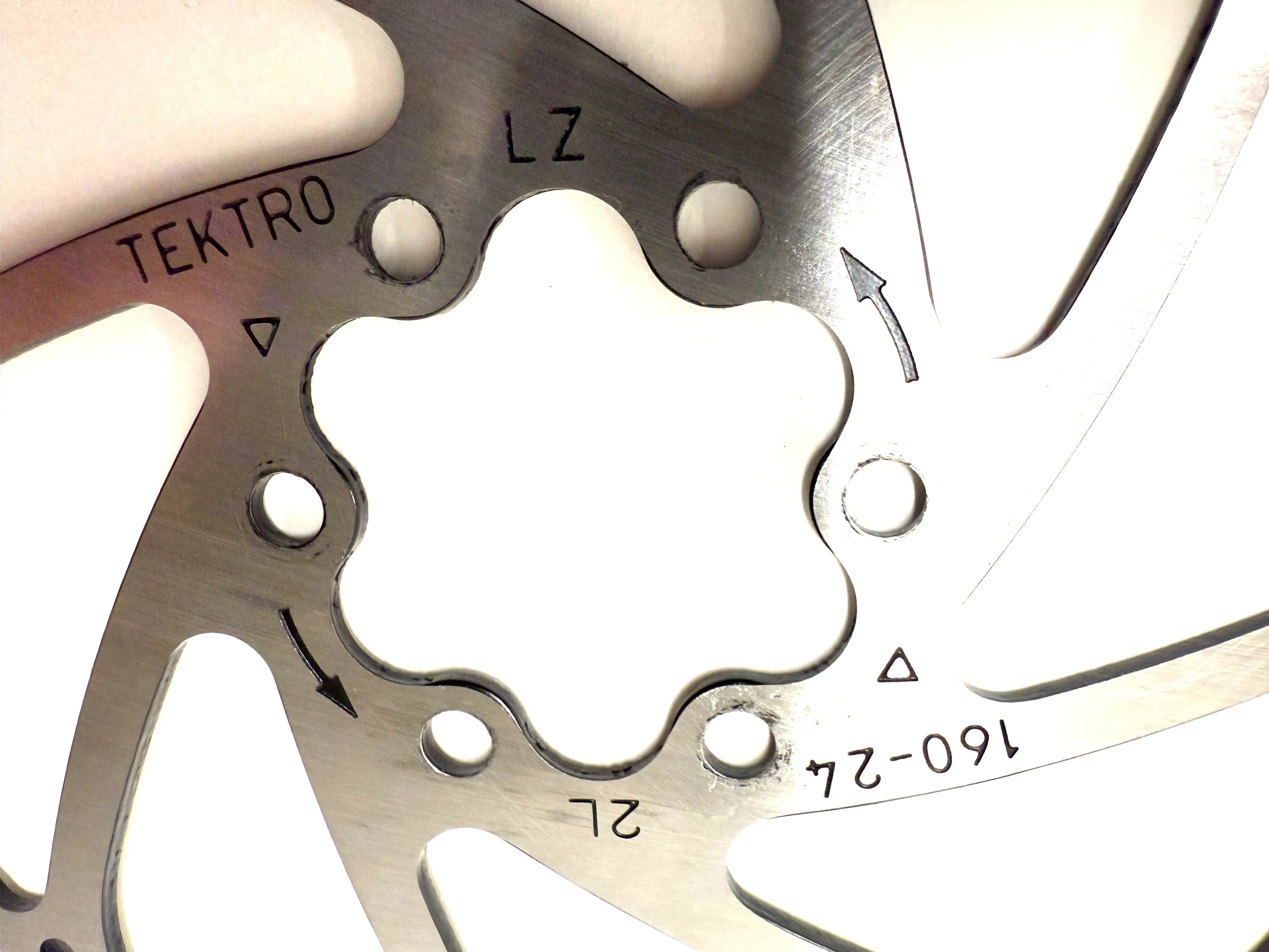 Tektro HD-M285 Hydraulic MTB Disc Brake Set  760mm F / 1370mm R.   160mm Rotors