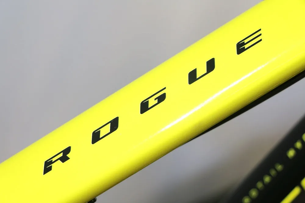 TITAN RACING Rogue Cruz (2025)