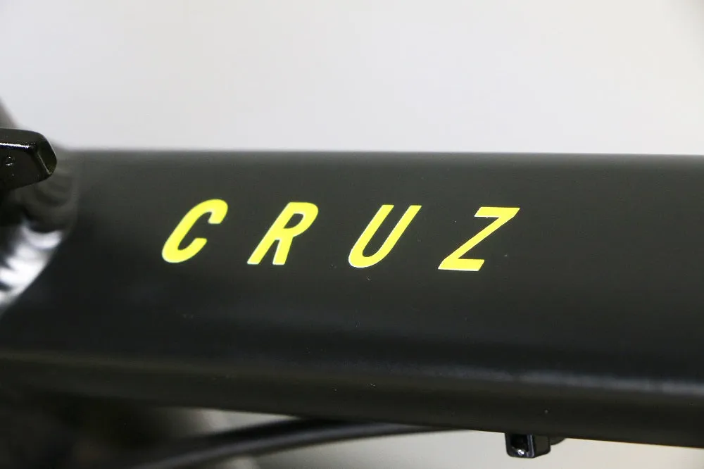 TITAN RACING Rogue Cruz (2025)