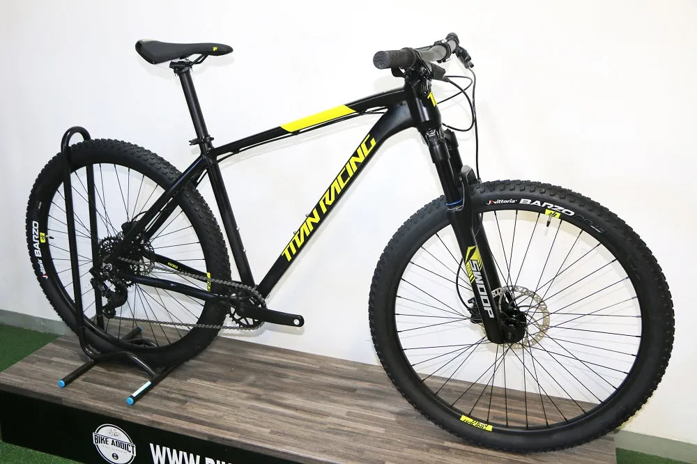 TITAN RACING Rogue Cruz (2025)