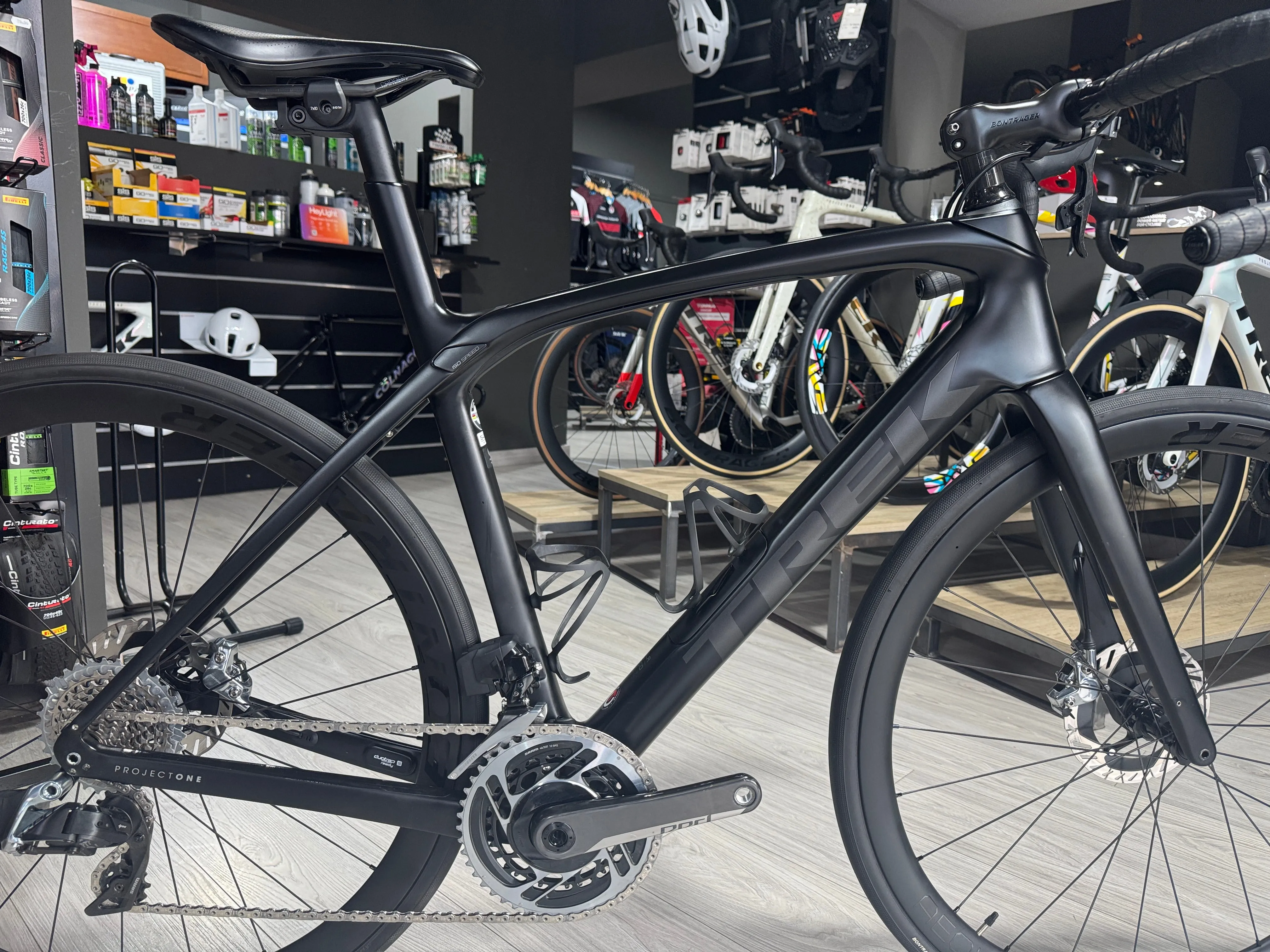 Trek Domane SLR 9 AXS Gen 3 2022 - Sram Red eTap AXS 2x12sp - Bontrager Aeolus RSL 37