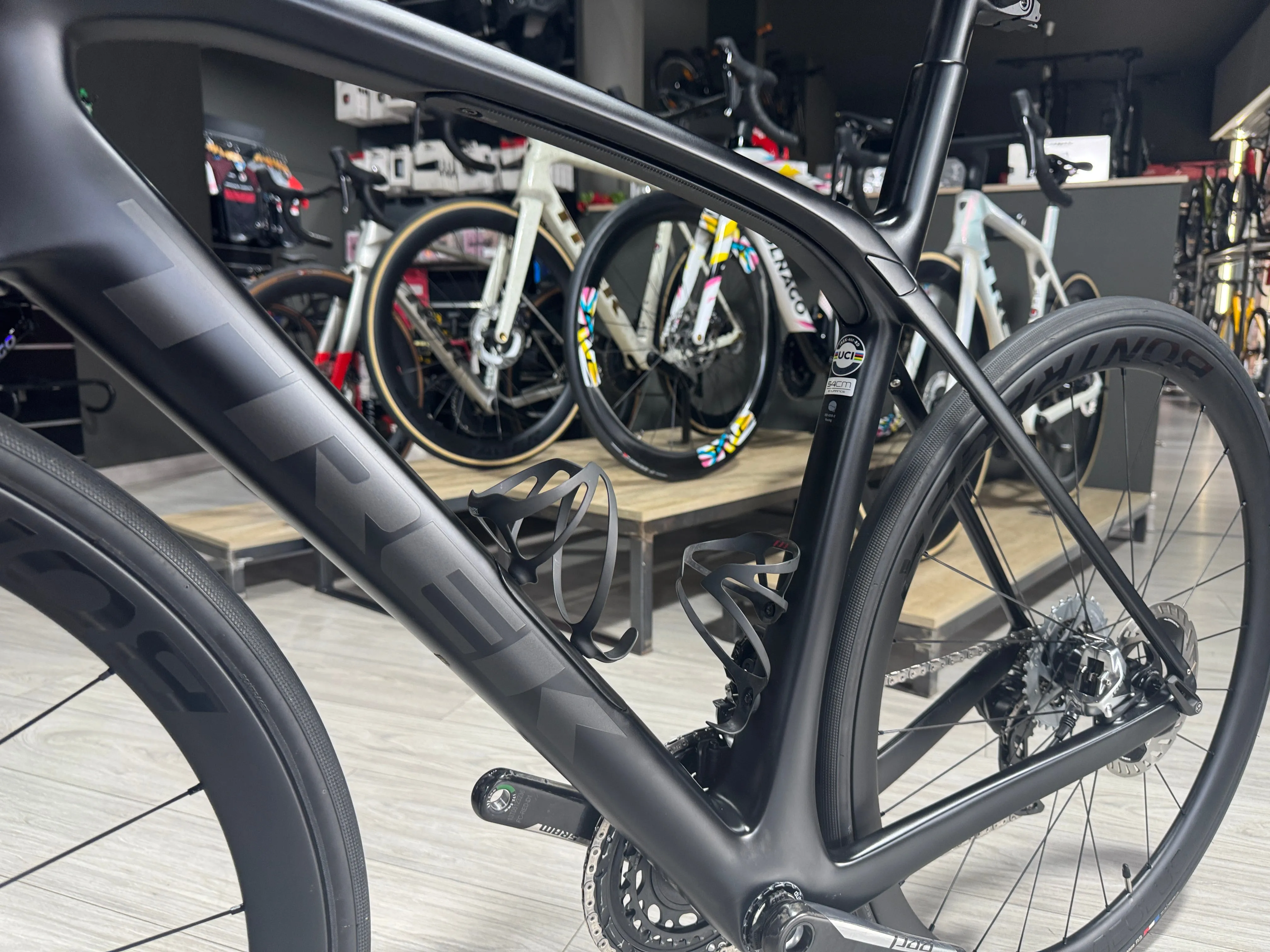Trek Domane SLR 9 AXS Gen 3 2022 - Sram Red eTap AXS 2x12sp - Bontrager Aeolus RSL 37