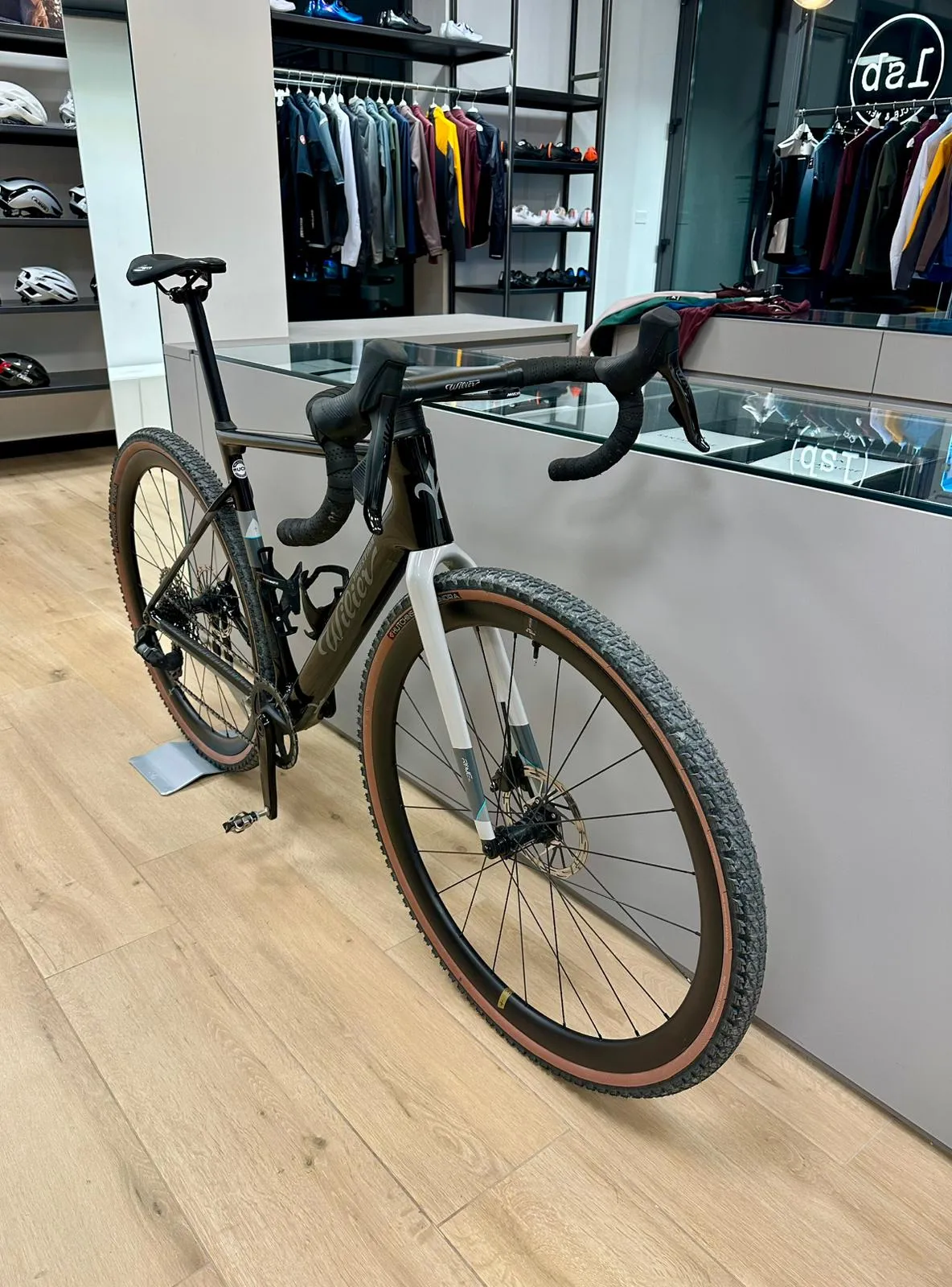 Wilier Rave SL 2025 - Sram Rival XPLR AXS D2 1x12sp - Miche Graff Allroad